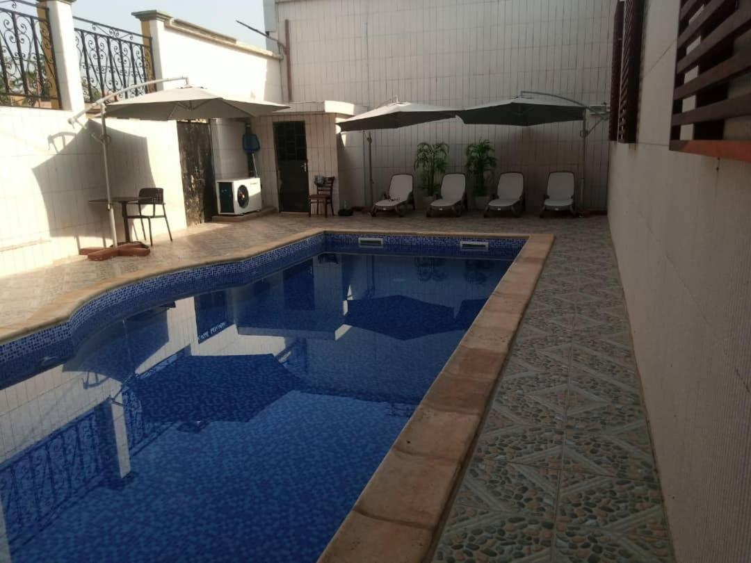 Gold Hotel Bafang Exterior foto
